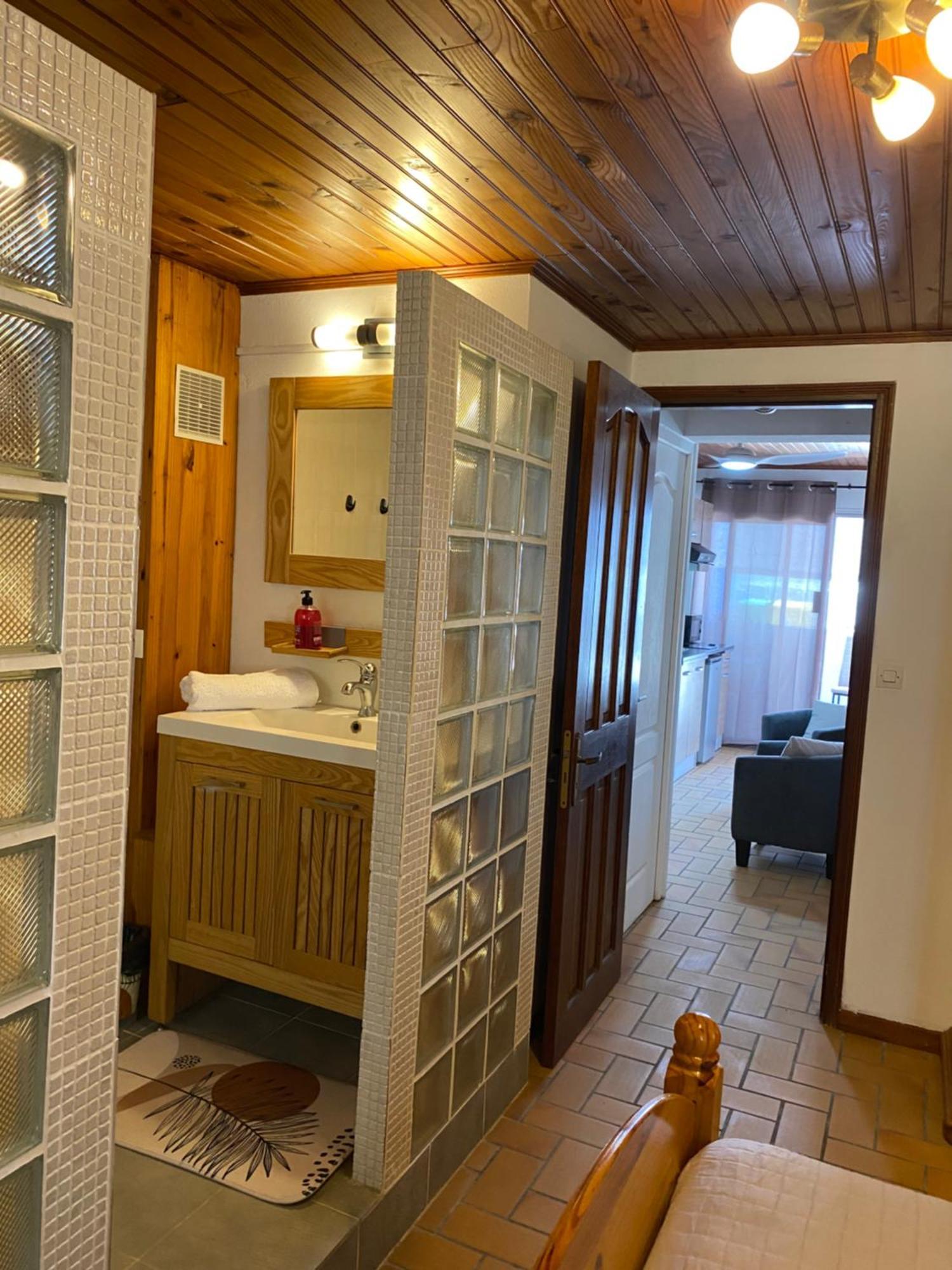 Happy Tropicaloc Appartement Saint Pierre Buitenkant foto
